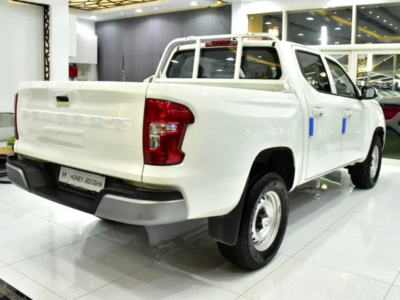 2027 Peugeot Landtrek DC 4X4 GCC Specs 4 Cylinders Diesel Engine White Black Pickup Truck