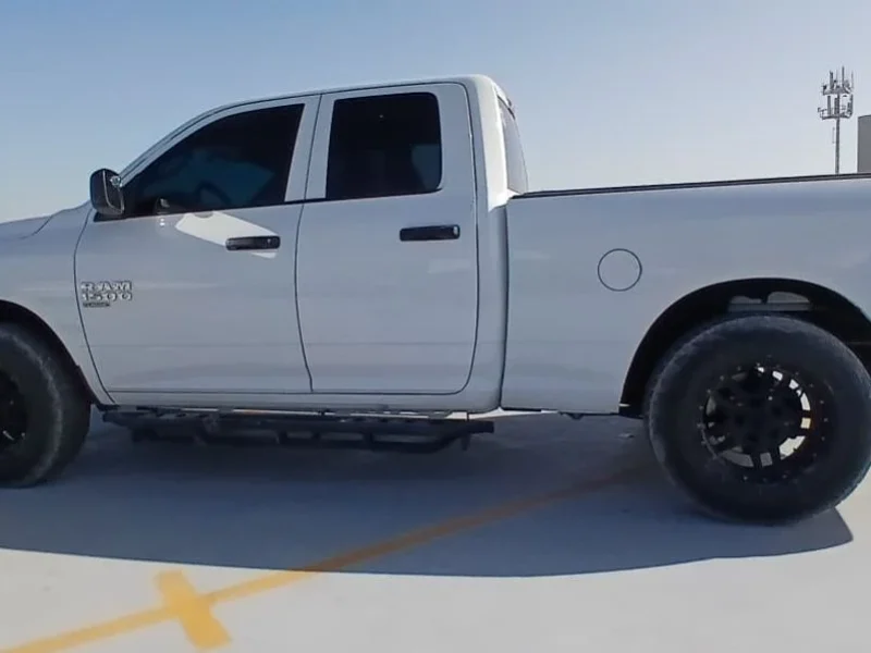2020 DODGE RAM 1500 CLASSIC 3.6 Litres 8 Cylinders Petrol Engine White Red Pickup Truck