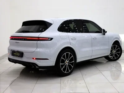 2024 Porsche Cayenne Standard 6 Cylinders Petrol Engine White Beige SUV GCC Specs