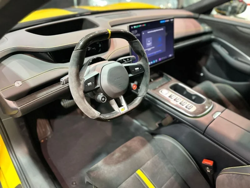 2025 XIAOMI SU7 ULTRA Electric Vehicle Yellow Black Sedan CARBON PACKAGE FULLY LOADED