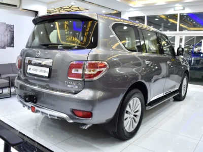 2018 Nissan Patrol SE Titanium 8 Cylinders Petrol Engine Grey Beige SUV GCC Specs