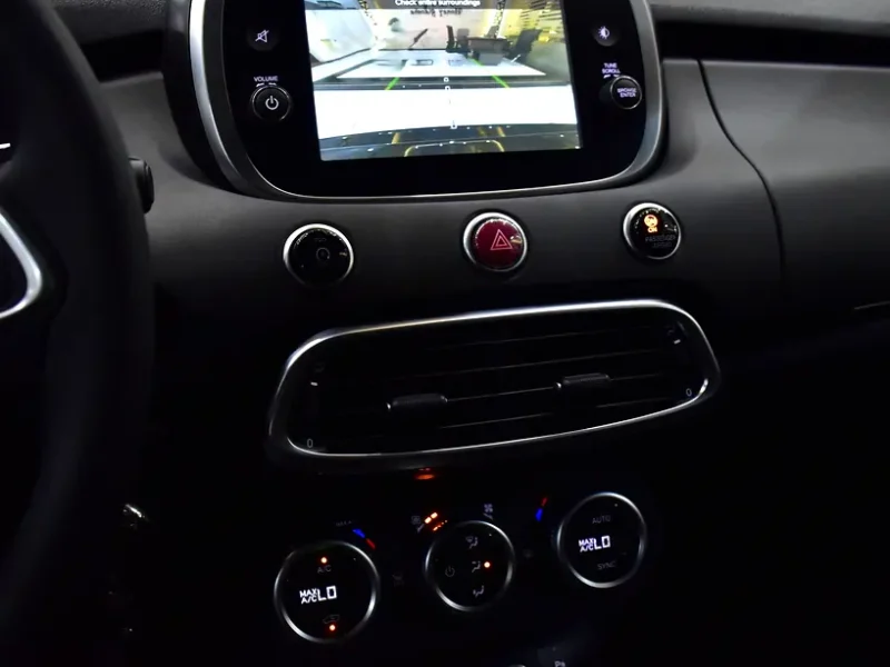2023 Fiat 500X Lounge 4 Cylinders Petrol Engine White Black SUV GCC Specs Automatic