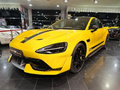 2025 XIAOMI SU7 ULTRA Electric Vehicle Yellow Black Sedan CARBON PACKAGE FULLY LOADED