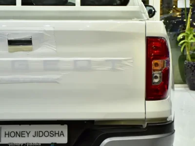 2027 Peugeot Landtrek DC 4X4 4 Cylinders Diesel Engine White Black Pickup Truck GCC Specs