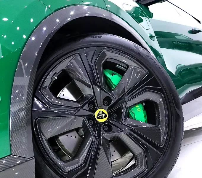2023 Lotus Eletre R 905 HP Performance Electric SUV Green Dual-motor AWD Automatic