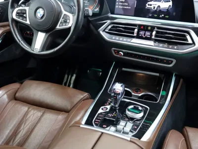 2019 BMW X7 xDrive50i M Sport 4.4L V8 TwinPower Turbo Engine White Brown SUV GCC Specs