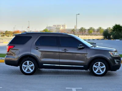 2016 Ford Explorer XLT 6 Cylinders Petrol Engine Brown Beige SUV GCC Specs Automatic