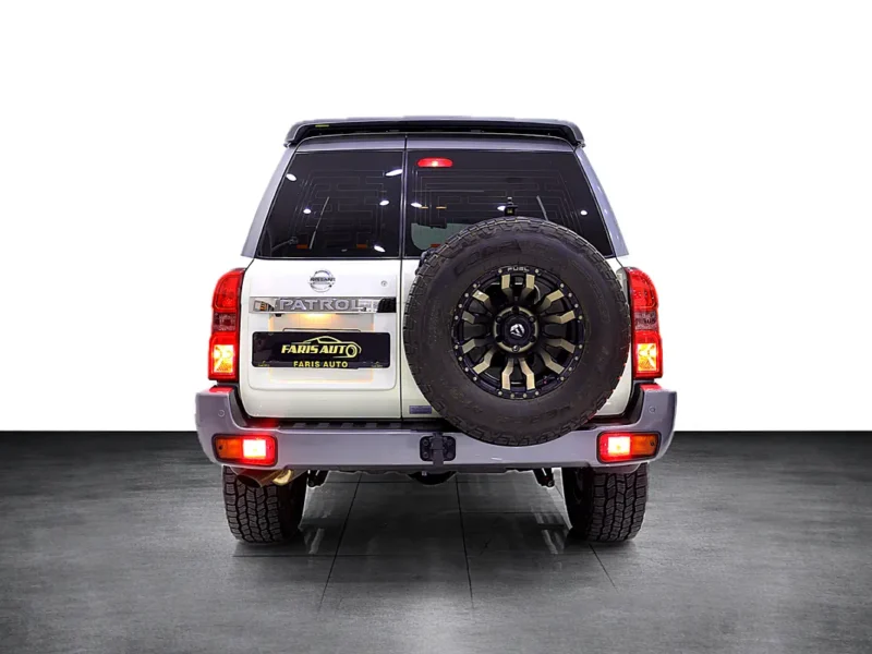 2023 Nissan Patrol Safari Super Safari 6 Cylinders Petrol Engine White Tan SUV GCC Specs