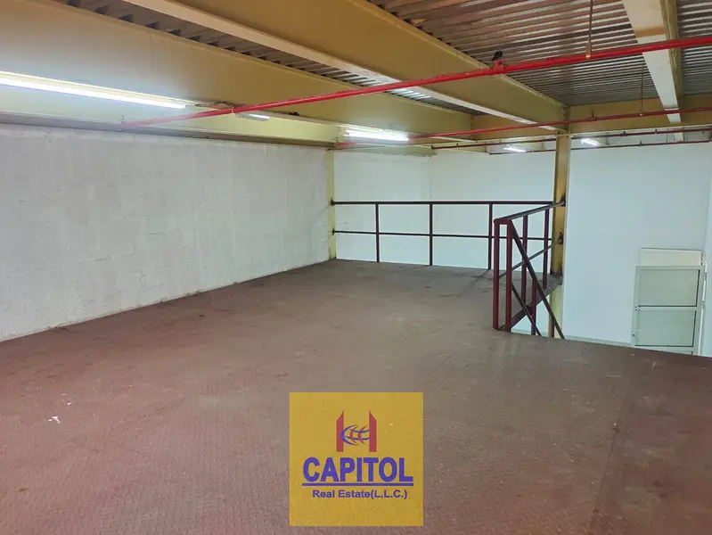 MASSIVE AND HIGHLY ACCESSIBLE STORAGE UNIT WITH GROUND AND MEZZANINE FLOOR