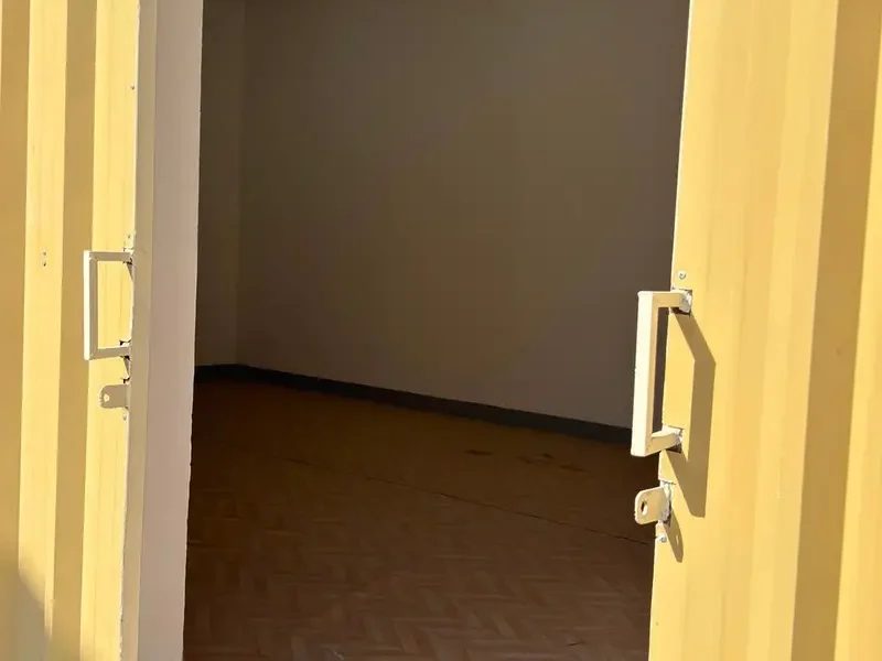 450 SQFT GROUND FLOOR WAREHOUSE WITH ATTACH WASHROOM AVAILABLE FOR RENT (BK)