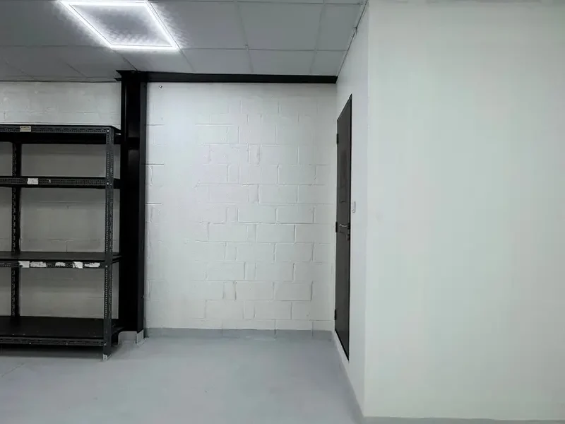 450 SQFT GROUND FLOOR WAREHOUSE WITH ATTACH WASHROOM AVAILABLE FOR RENT (BK)