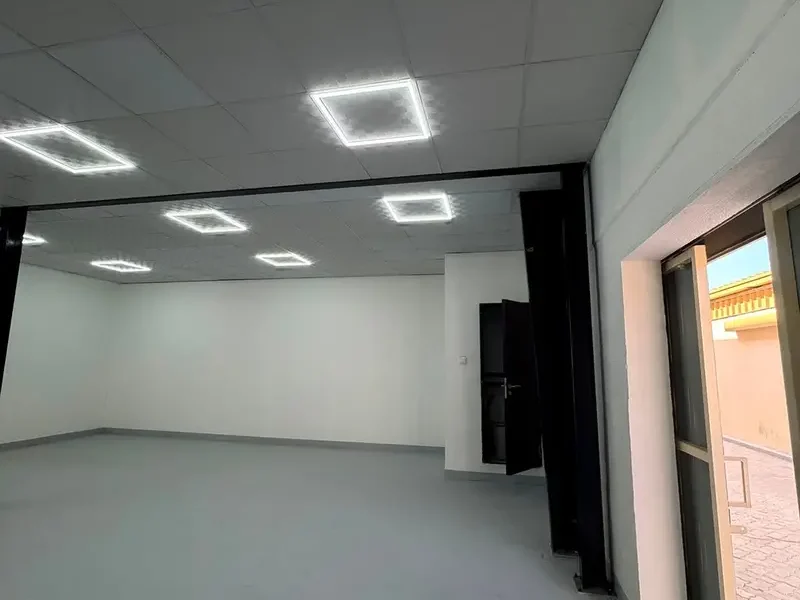 450 SQFT GROUND FLOOR WAREHOUSE WITH ATTACH WASHROOM AVAILABLE FOR RENT (BK)