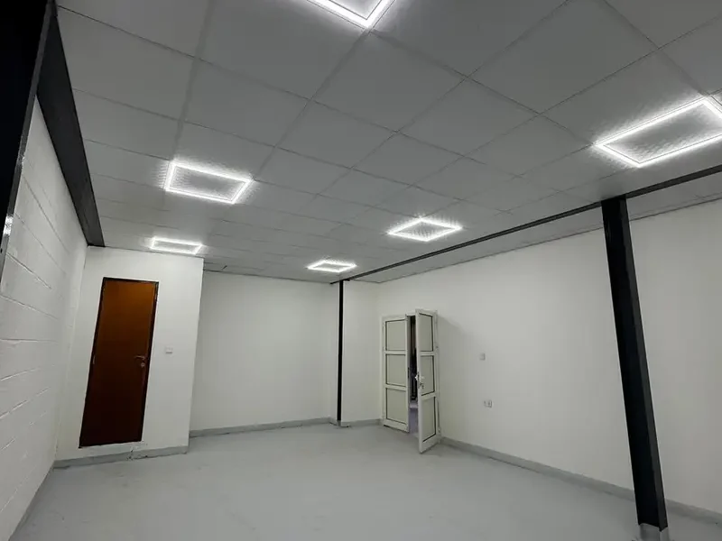 450 SQFT GROUND FLOOR WAREHOUSE WITH ATTACH WASHROOM AVAILABLE FOR RENT (BK)