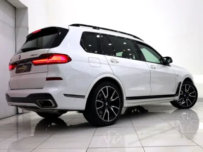 2019 BMW X7 xDrive50i M Sport 4.4L V8 TwinPower Turbo Engine White Brown SUV GCC Specs