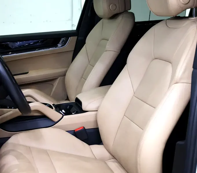 2024 Porsche Cayenne Standard 6 Cylinders Petrol Engine White Beige SUV GCC Specs