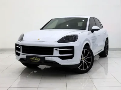 2024 Porsche Cayenne Standard 6 Cylinders Petrol Engine White Beige SUV GCC Specs