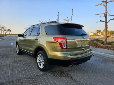 2013 Ford Explorer Base 6 Cylinders Petrol Engine Green Beige SUV GCC Specs Automatic
