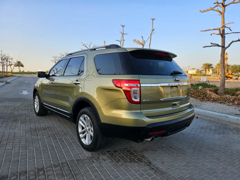 2013 Ford Explorer Base 6 Cylinders Petrol Engine Green Beige SUV GCC Specs Automatic