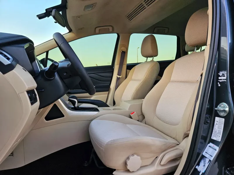 2022 Mitsubishi Xpander GLX 1.5 Litres 4 Cylinders Petrol Engine Grey Beige SUV GCC Specs