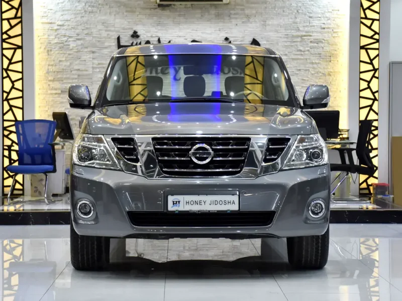 2018 Nissan Patrol SE Titanium 8 Cylinders Petrol Engine Grey Beige SUV GCC Specs