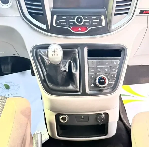 2022 JAC M4 Refine 4 Cylinders Petrol Engine White Black Van GCC Specs Automatic