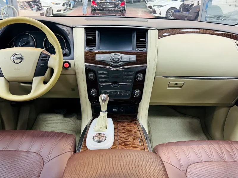 2019 Nissan Patrol SE Titanium 4.0Litres V6 Petrol Engine Silver Beige SUV GCC Specs
