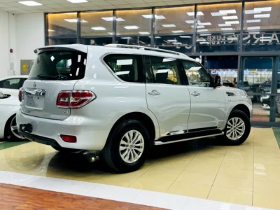 2019 Nissan Patrol SE Titanium 4.0Litres V6 Petrol Engine Silver Beige SUV GCC Specs