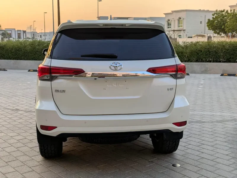 2021 Toyota Fortuner GXR 4.0 Litres V6 Petrol Engine White Beige SUV GCC Specs