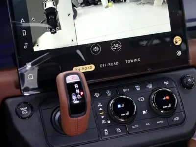 2026 Land Rover Defender 110 OCTA P635 4.4L 8 Cylinders Petrol Engine Grey Tan SUV