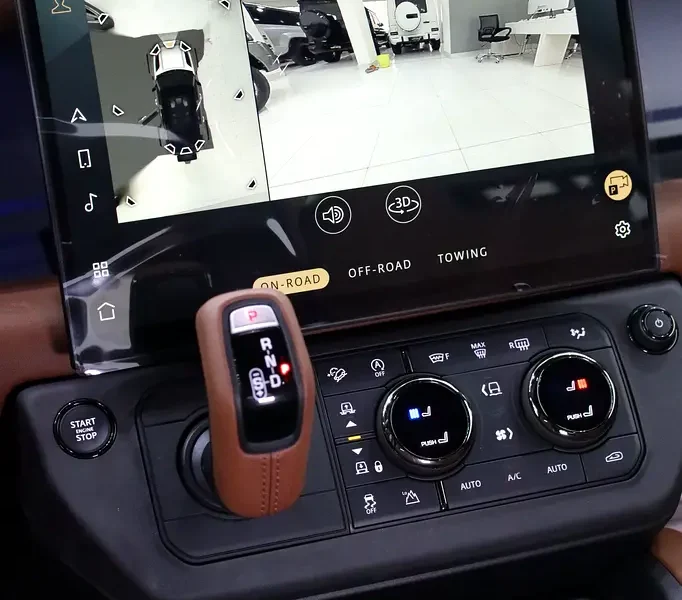 2026 Land Rover Defender 110 OCTA P635 4.4L 8 Cylinders Petrol Engine Grey Tan SUV