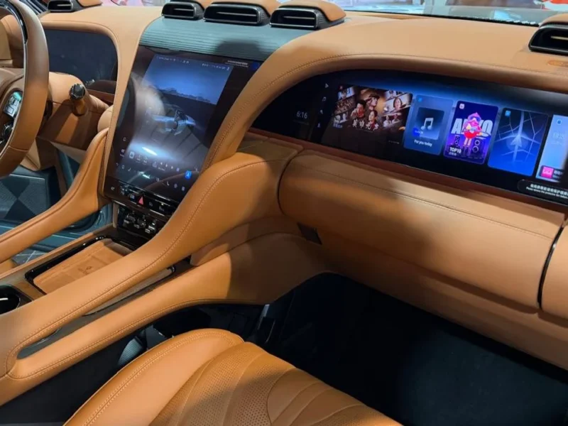 2023 YangWang U8 Premium Edition 2.0L 4 Cylinders EREV Green Brown SUV Chinese Specs