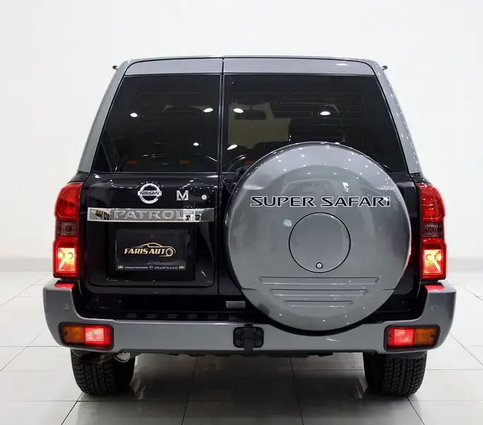 2022 Nissan Patrol Safari Super Safari 6 Cylinders Petrol Engine Black Tan SUV GCC Specs