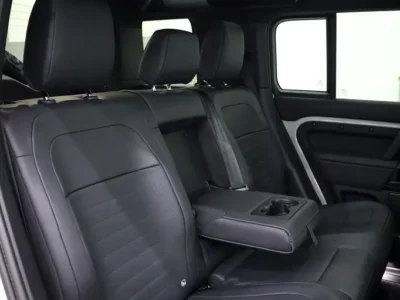 2026 Land Rover Defender 110 OCTA P635 4.4L 8 Cylinders Petrol Engine White Black SUV