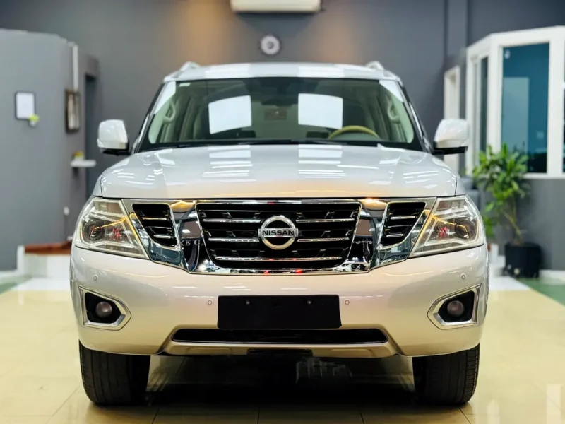 2019 Nissan Patrol SE Titanium 4.0Litres V6 Petrol Engine Silver Beige SUV GCC Specs