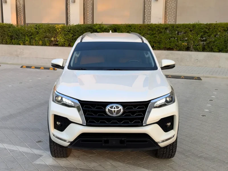 2021 Toyota Fortuner GXR 4.0 Litres V6 Petrol Engine White Beige SUV GCC Specs