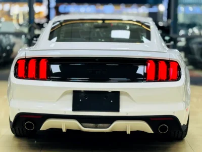2017 Ford Mustang GT 8 Cylinders Petrol Engine White Black Coupe GCC Specs Manual