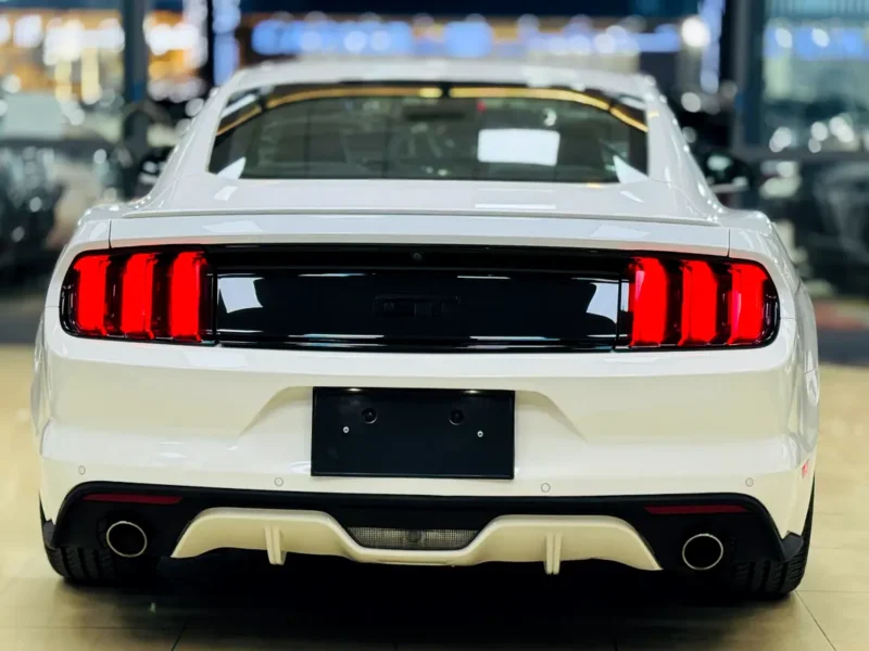 2017 Ford Mustang GT 8 Cylinders Petrol Engine White Black Coupe GCC Specs Manual