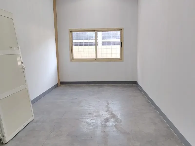 Ground Floor Low Budget Warehouse Ready to Move