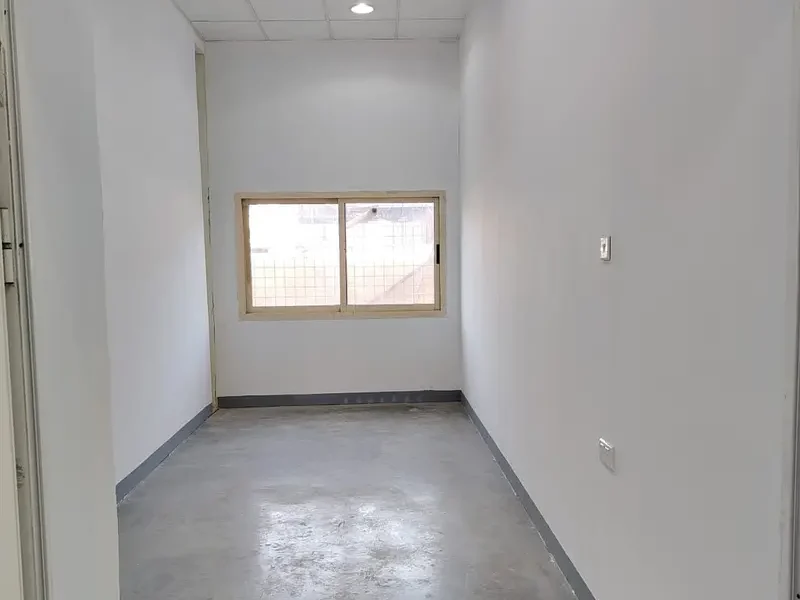 Ground Floor Low Budget Warehouse Ready to Move