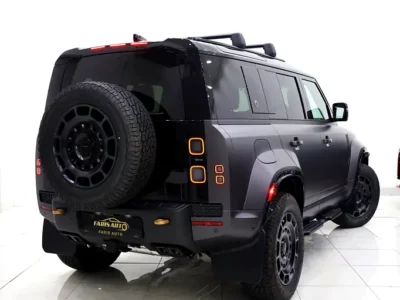 2026 Land Rover Defender 110 OCTA P635 4.4L 8 Cylinders Petrol Engine Grey Tan SUV