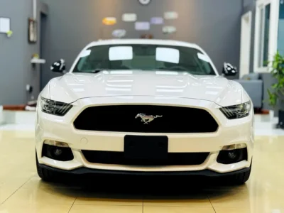 2017 Ford Mustang GT 8 Cylinders Petrol Engine White Black Coupe GCC Specs Manual