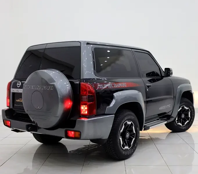 2022 Nissan Patrol Safari Super Safari 6 Cylinders Petrol Engine Black Tan SUV GCC Specs