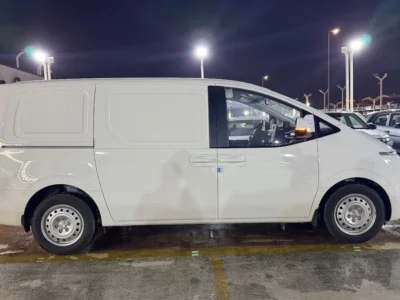 2025 Hyundai Staria 2.3 Litres 4 Cylinders Diesel Engine White Grey Van GCC Specs Mid Options