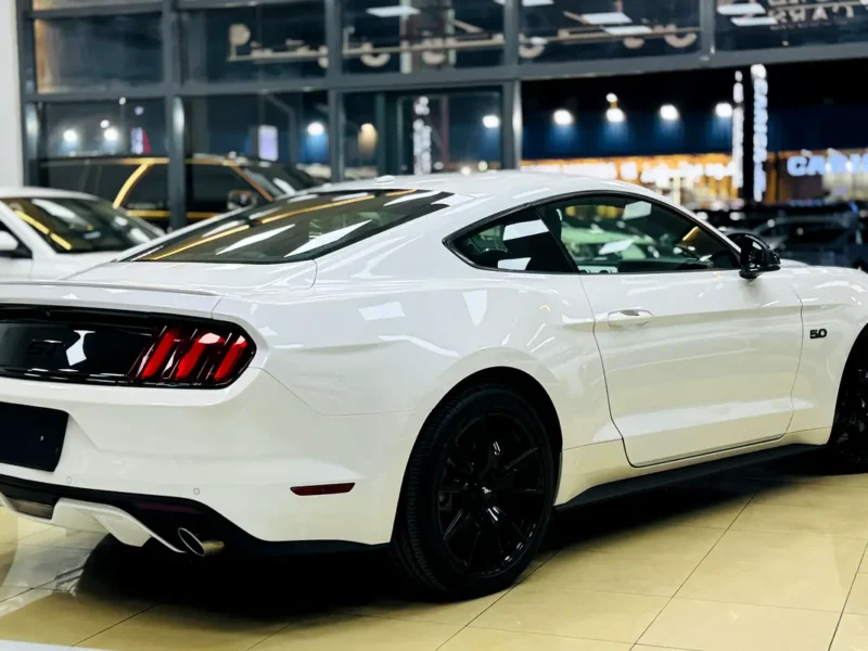 2017 Ford Mustang GT 8 Cylinders Petrol Engine White Black Coupe GCC Specs Manual