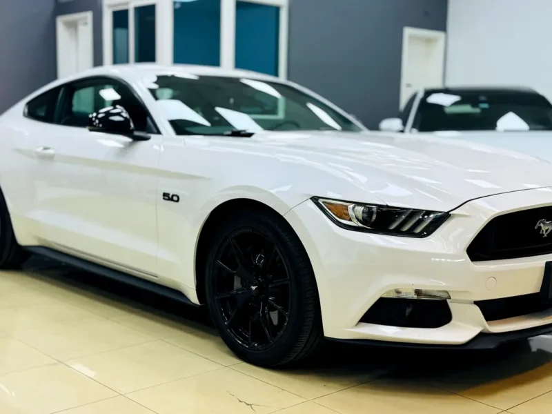 2017 Ford Mustang GT 8 Cylinders Petrol Engine White Black Coupe GCC Specs Manual