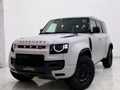 2026 Land Rover Defender 110 OCTA P635 4.4L 8 Cylinders Petrol Engine White Black SUV