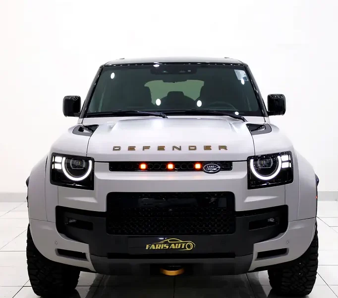 2026 Land Rover Defender 110 OCTA P635 4.4L 8 Cylinders Petrol Engine White Black SUV