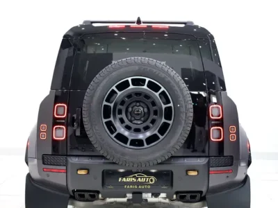 2026 Land Rover Defender 110 OCTA P635 4.4L 8 Cylinders Petrol Engine Grey Tan SUV