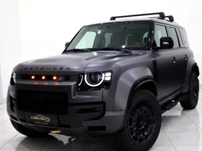 2026 Land Rover Defender 110 OCTA P635 4.4L 8 Cylinders Petrol Engine Grey Tan SUV