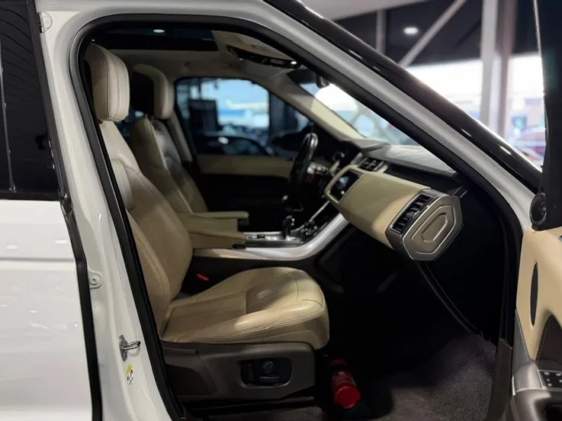 2020 Land Rover Range Rover Sport HSE DYNAMIC HSE 3.0L 6 Cylinders White Beige SUV